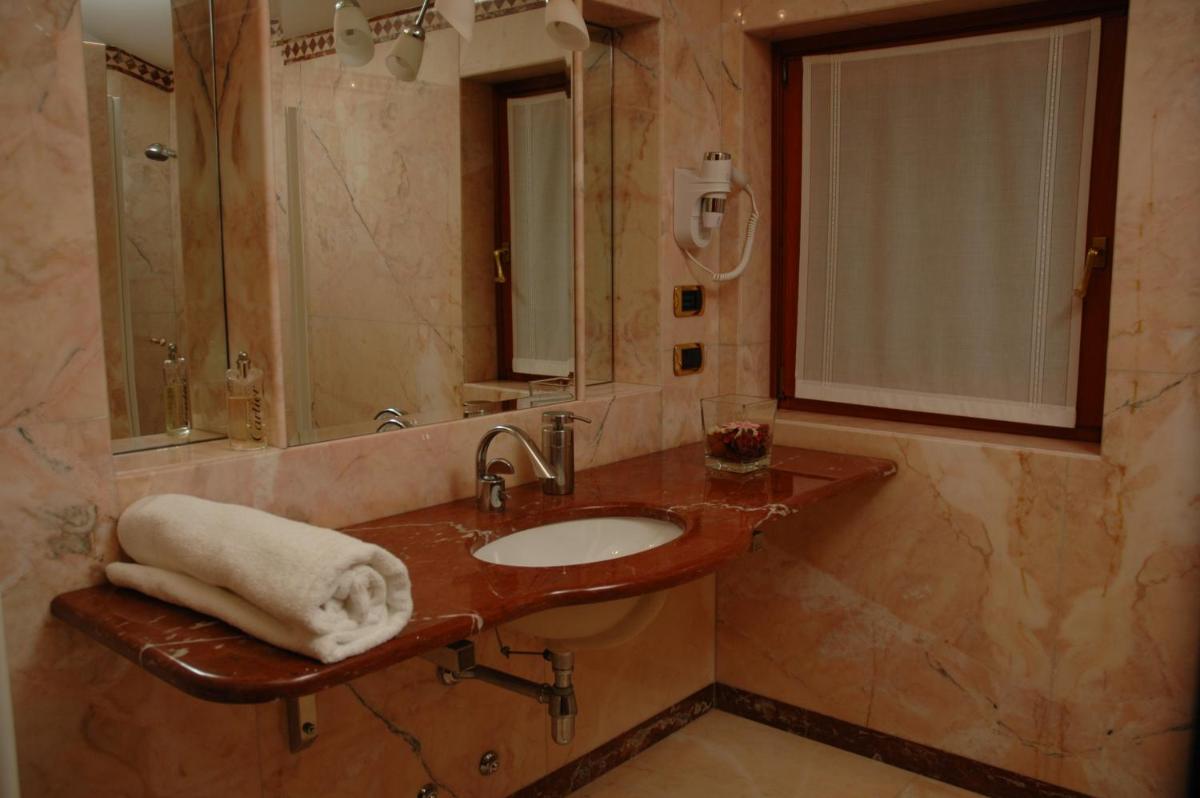 B&B Nelly - Housity