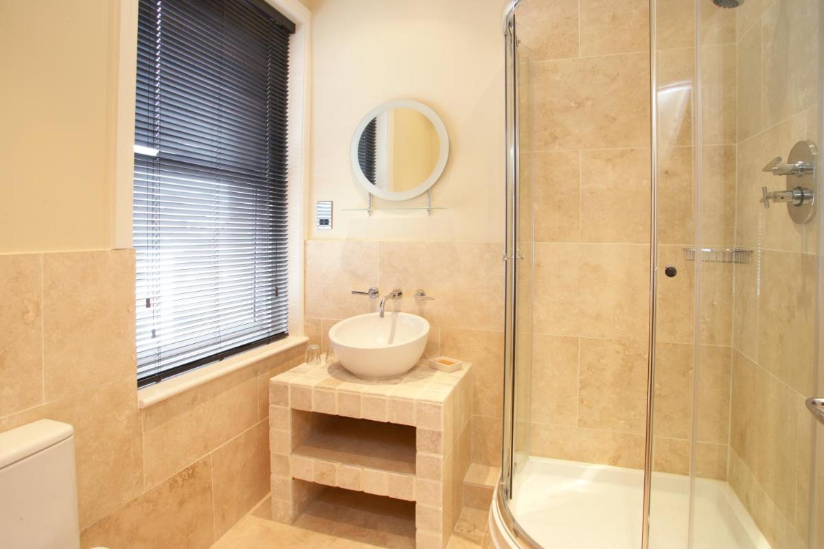 Urban Beach - Housity