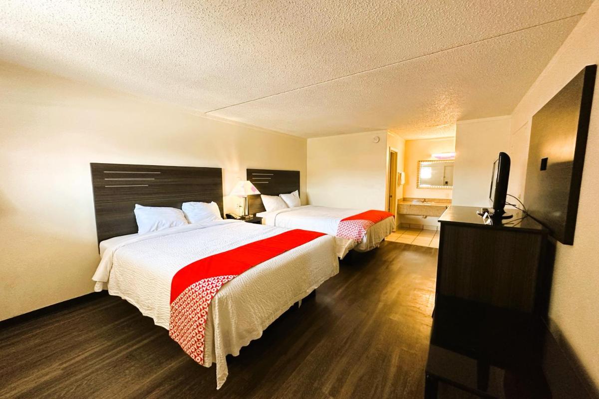 Oyo Hotel San Antonio Lackland AFB Seaworld Hwy 90 W - Hizvo