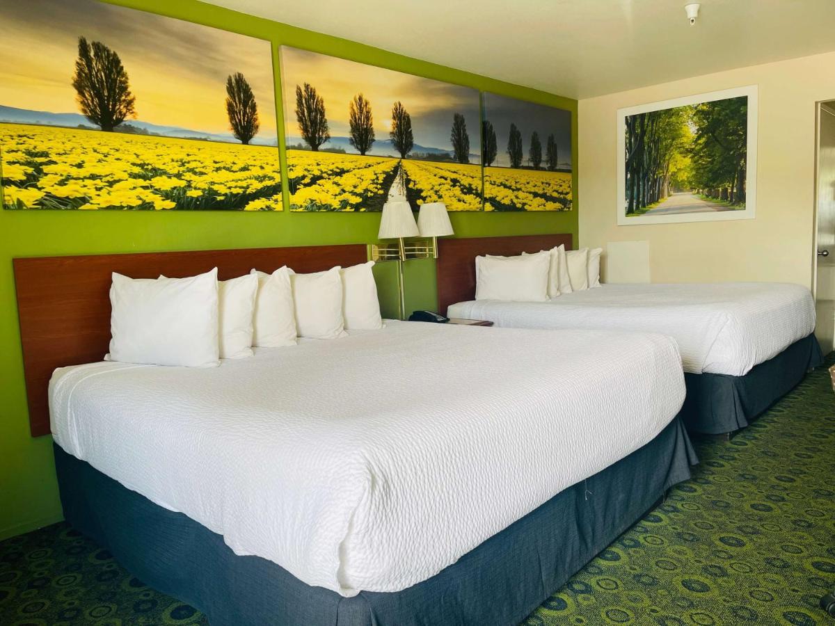 Days Inn by Wyndham Westley - Housity