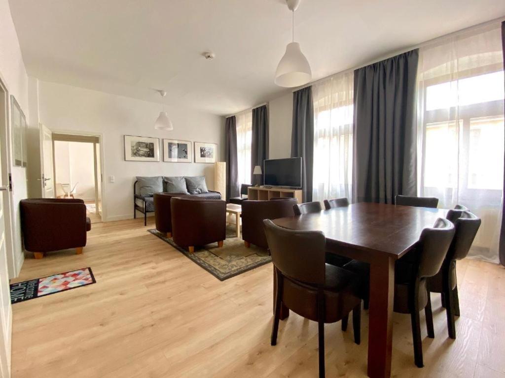 Ferienwohnung BERNIUS 6 Personen 3 Zimmer 90 qm - Housity