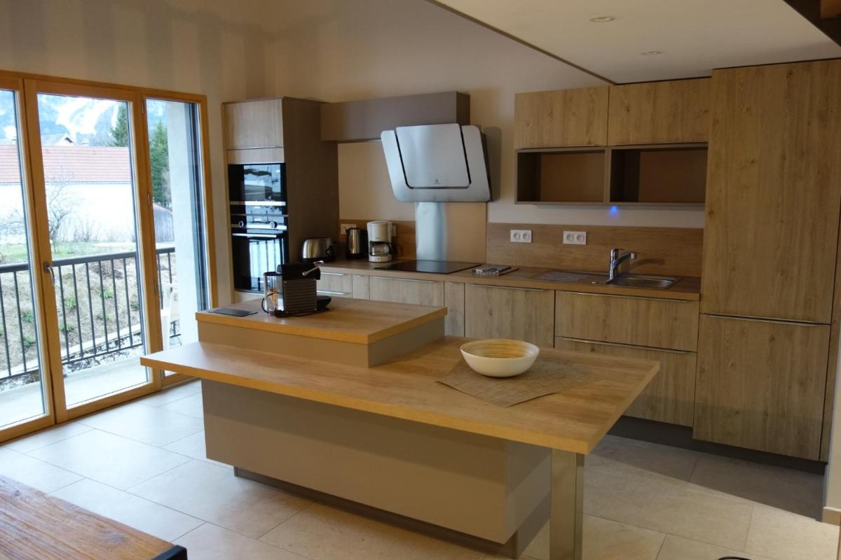 Cuisine ou kitchenette dans l'établissement Hotel le Chalet