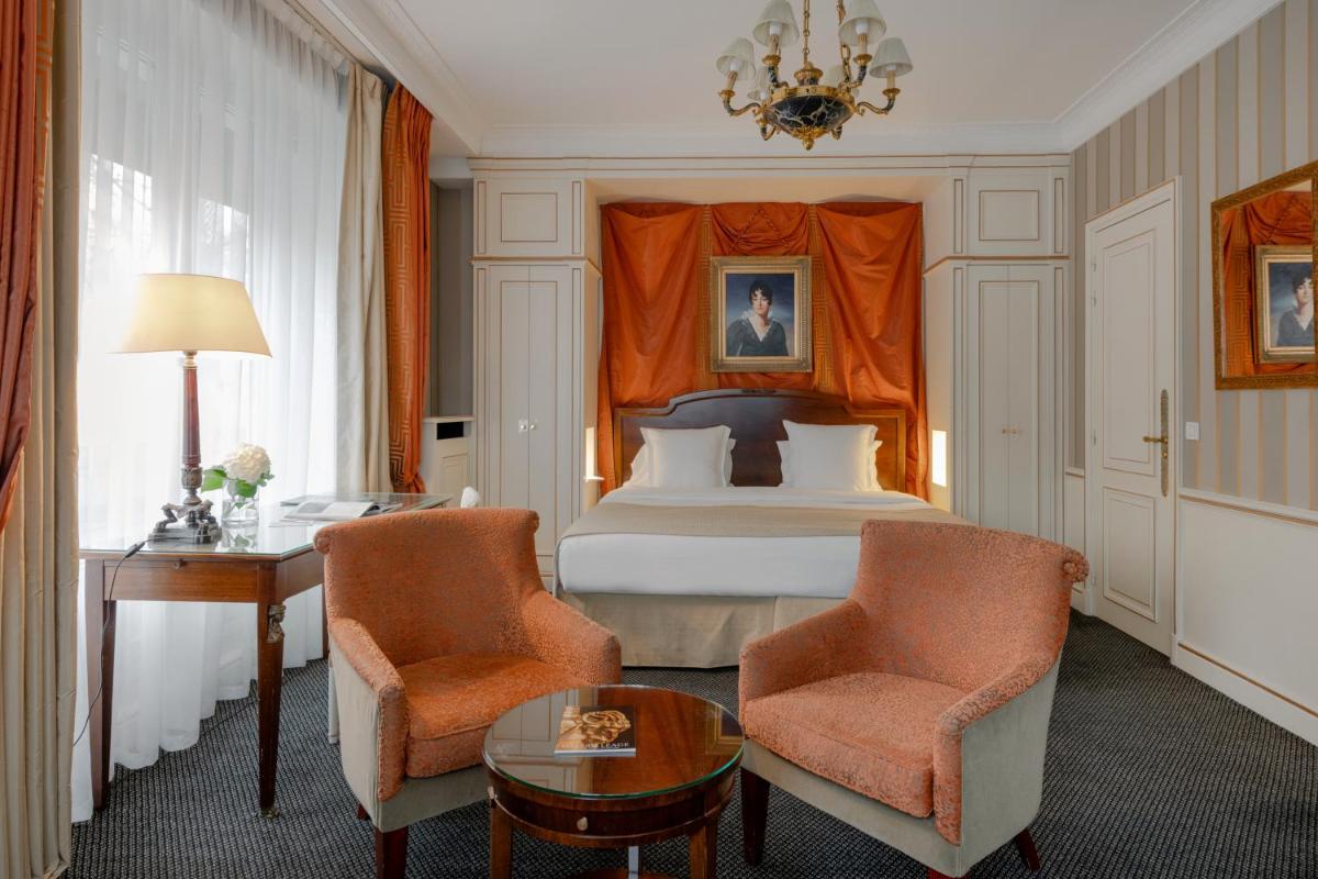 Coin salon dans l'établissement Hôtel Napoleon Paris