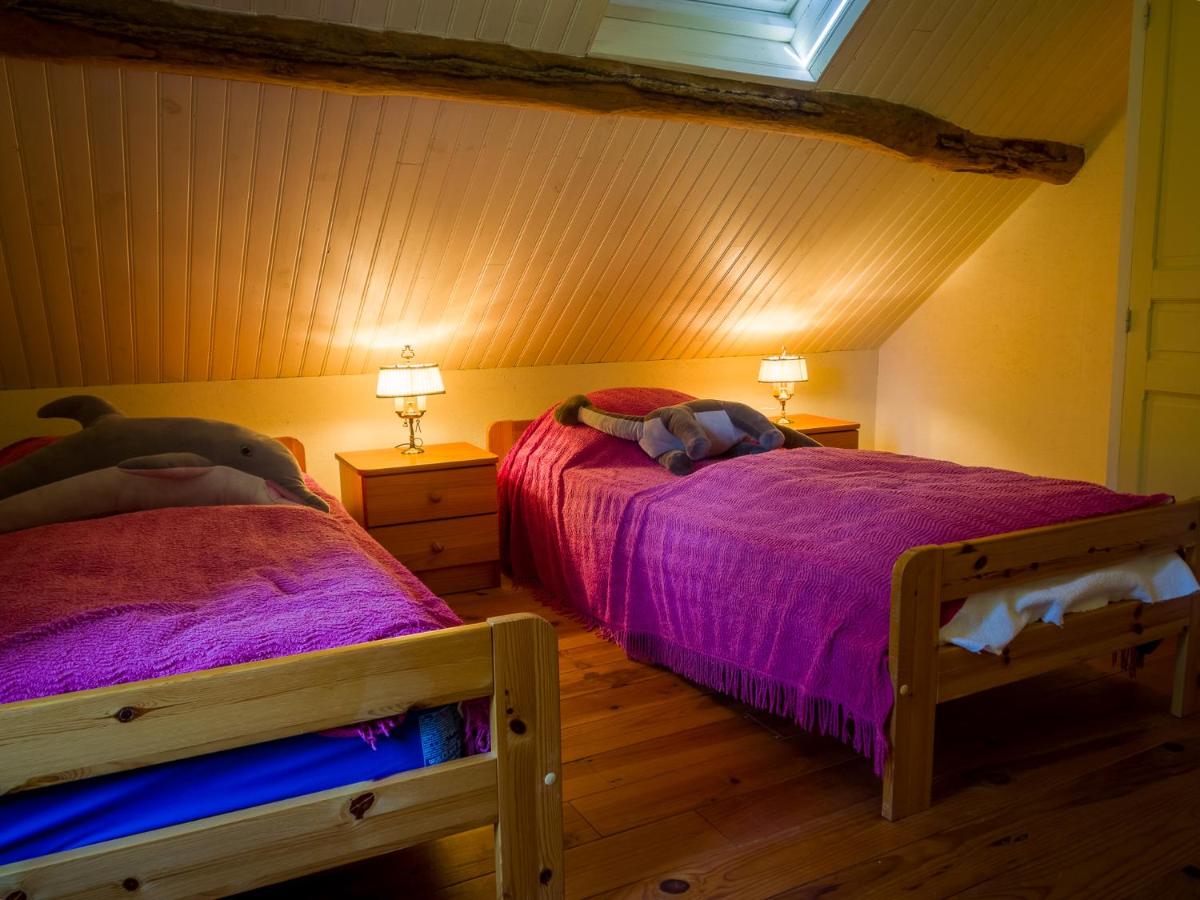 Lovely rural and quiet farmhouse with natural swimming lake - Housity