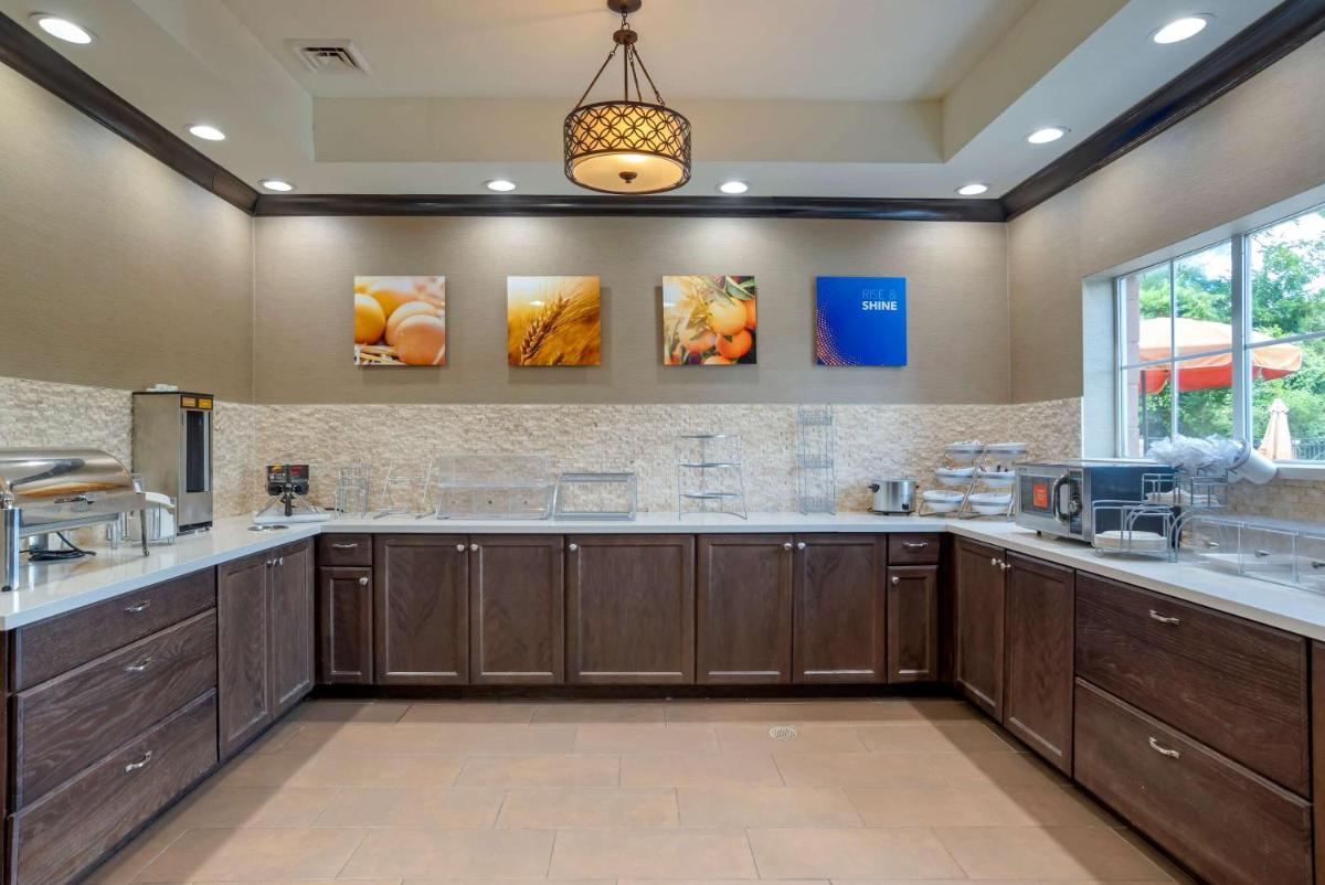 Comfort Suites Alexandria North - Housity