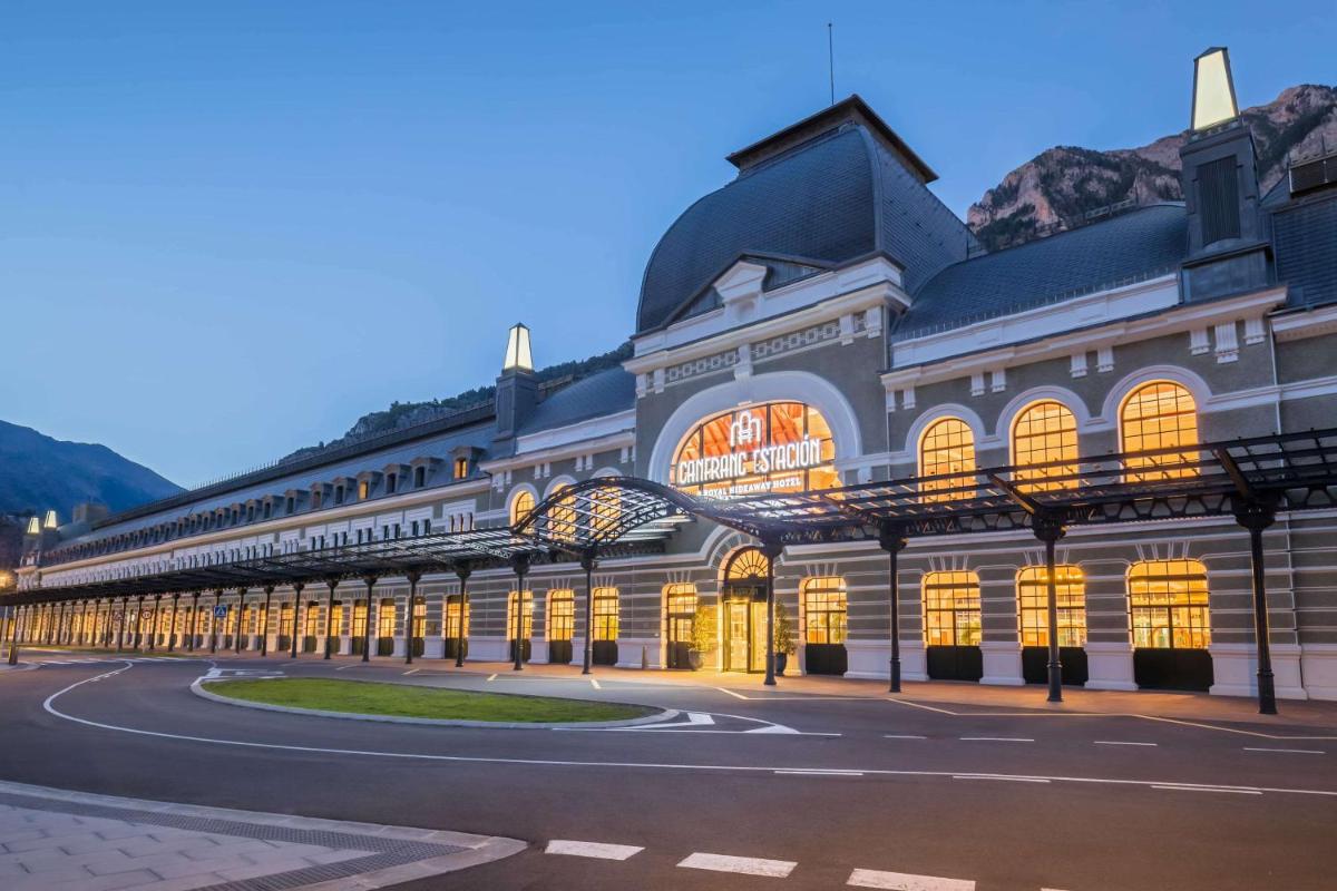 Vista general de una montaña o vista desde el hotel