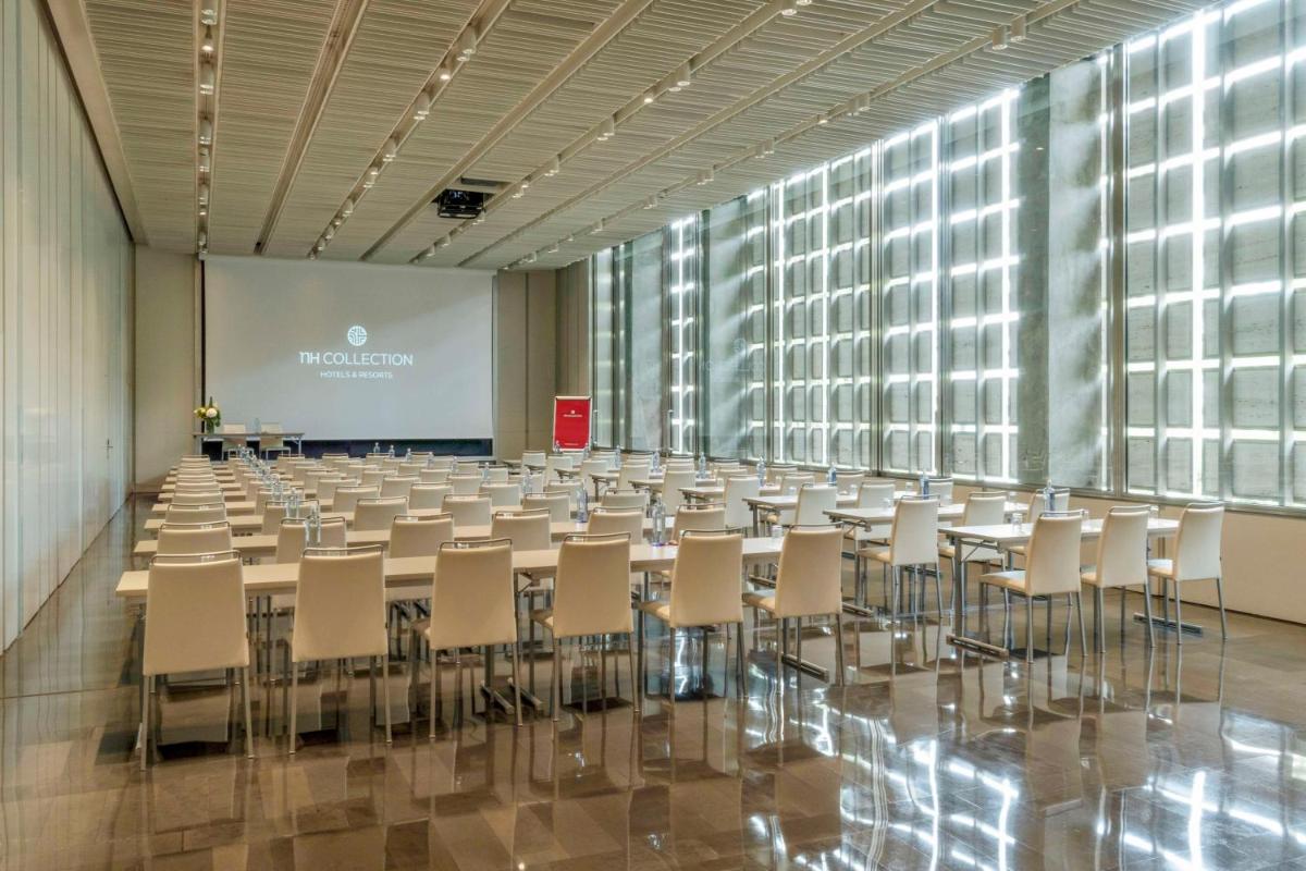 Zona business o sala de conferencias en NH Collection Barcelona Constanza