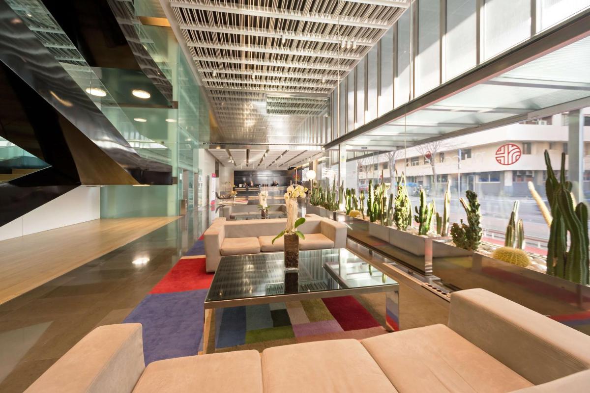 Zona de estar de NH Collection Barcelona Constanza