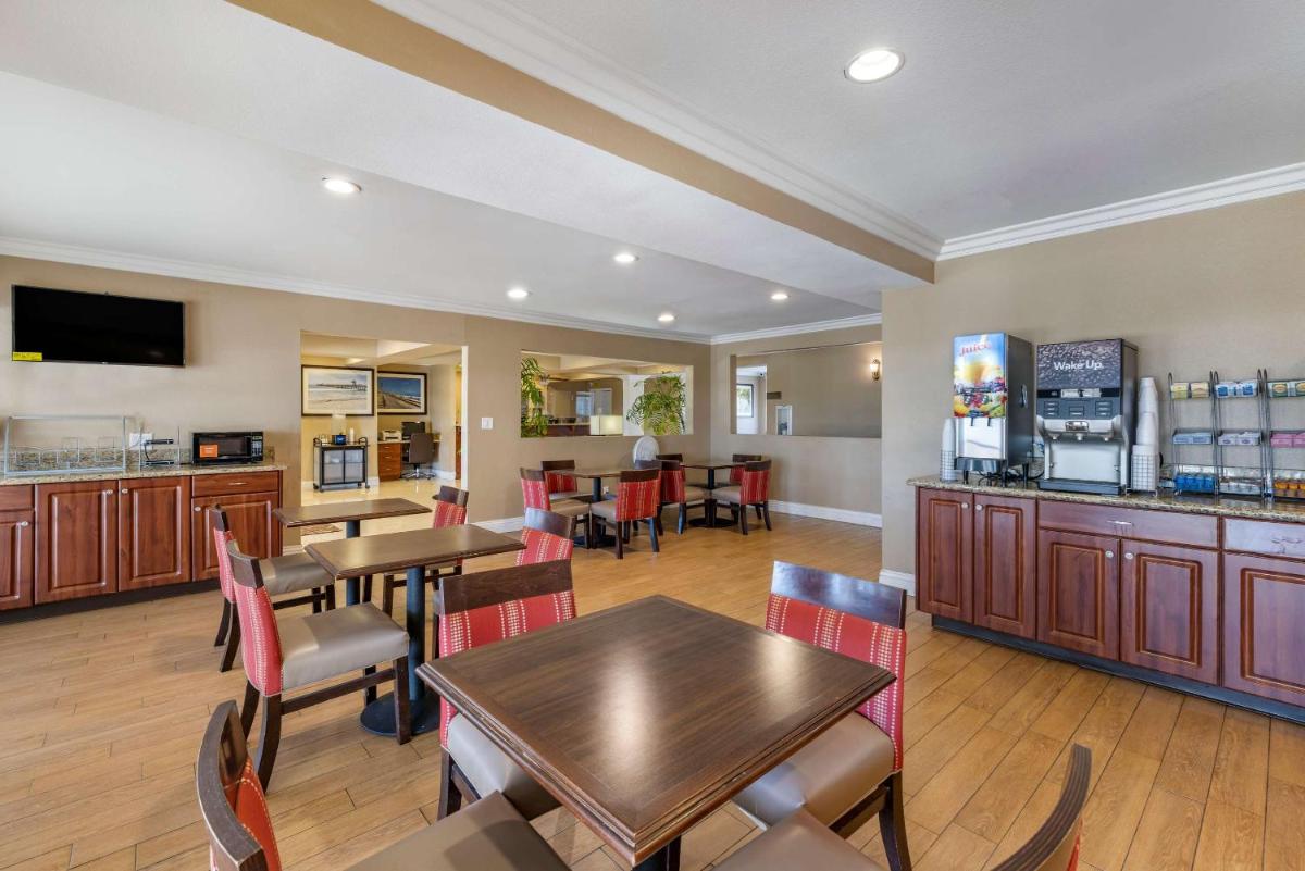 Comfort Suites San Clemente Beach - Housity
