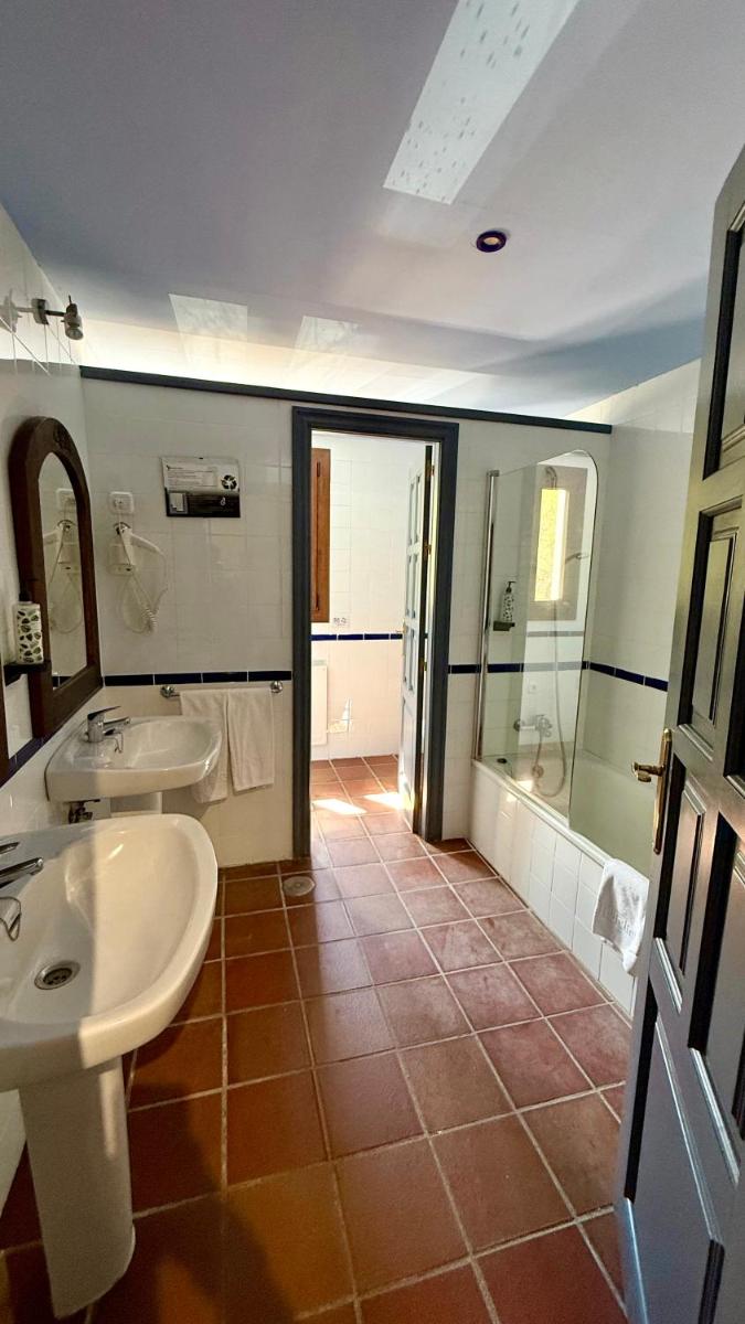 Un baño de Cerro de Hijar