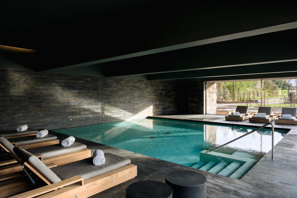 A piscina em ou perto de Casa da Calçada
