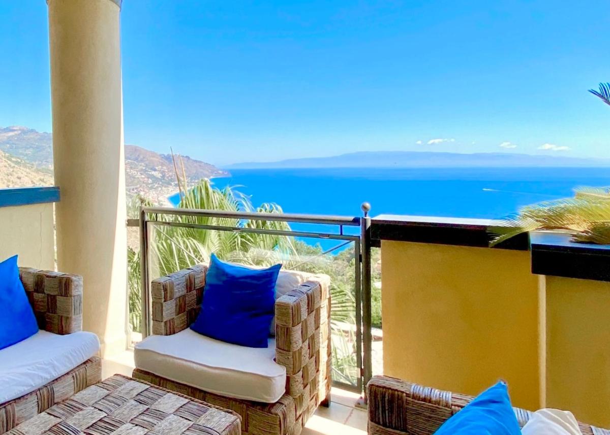 PANORAMIC RESIDENCE TAORMINA SeaView Apartment Pool - Housity