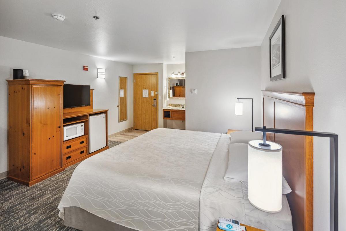 Hotel Edgewater by Aspen Hotels - Housity