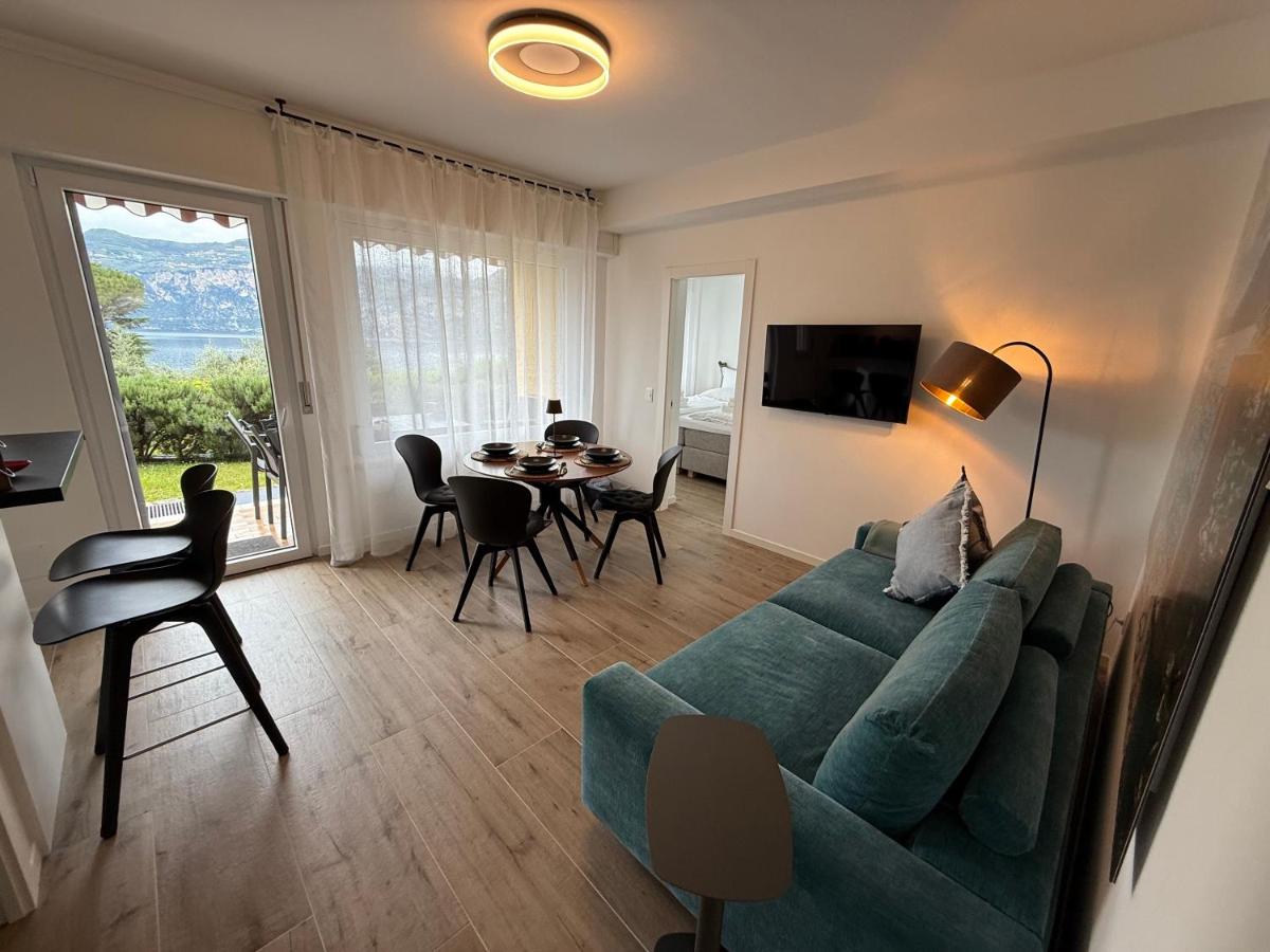 Perlissima, Lake View and Pool - Housity