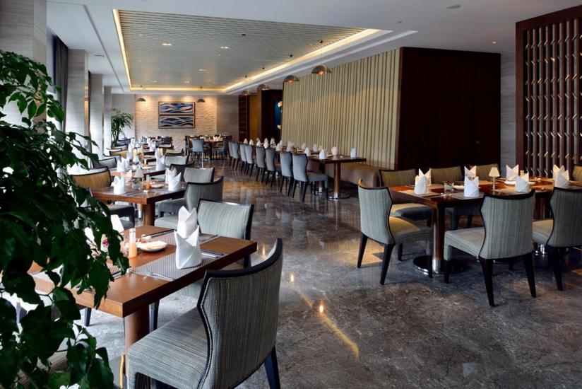 Howard Johnson IFC Plaza Ningbo - Hizvo