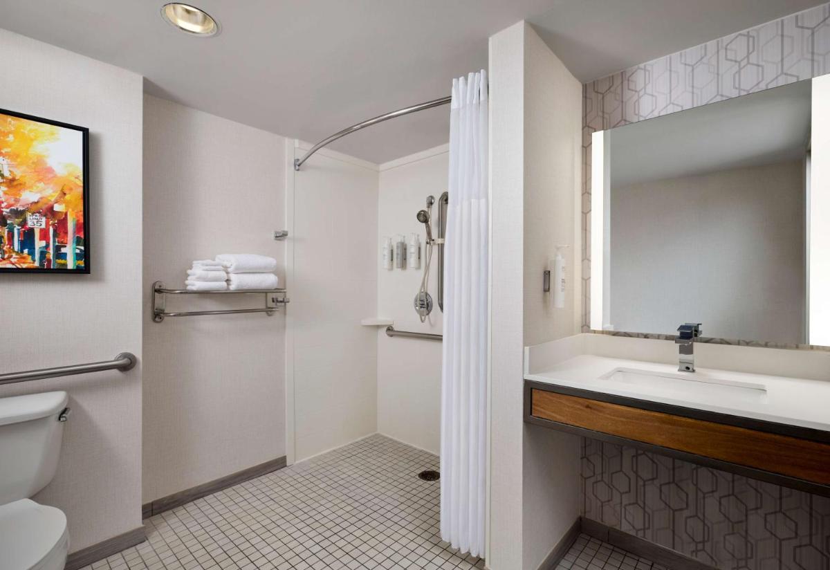 Hilton Garden Inn Detroit Downtown - Hizvo