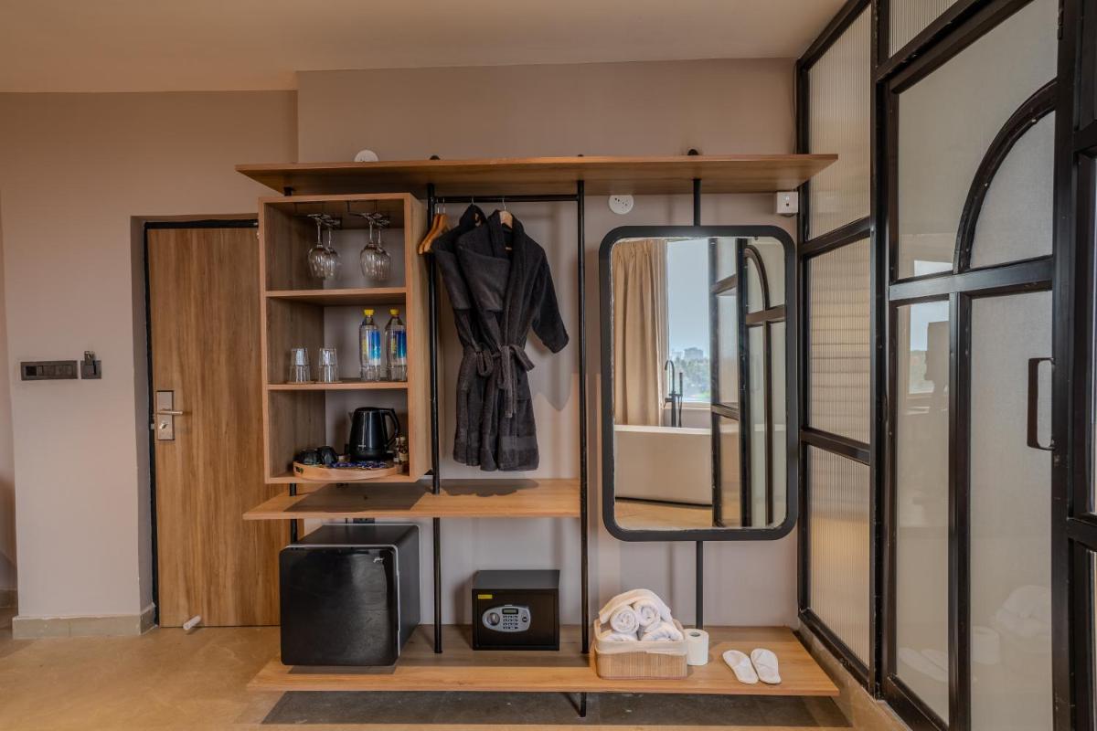 Minimalist Panjim - Housity