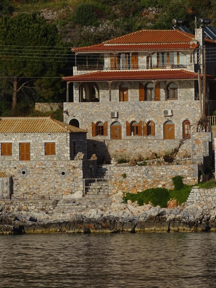 Sophia Limeni Apartments and Studios - Housity