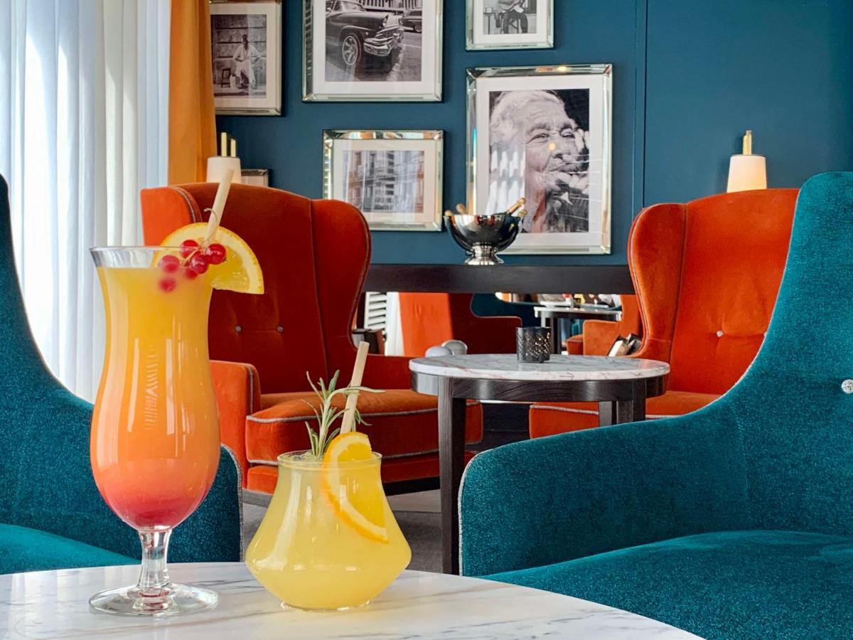 Coin salon dans l'établissement Best Western Plus Hôtel & Spa de Chassieu