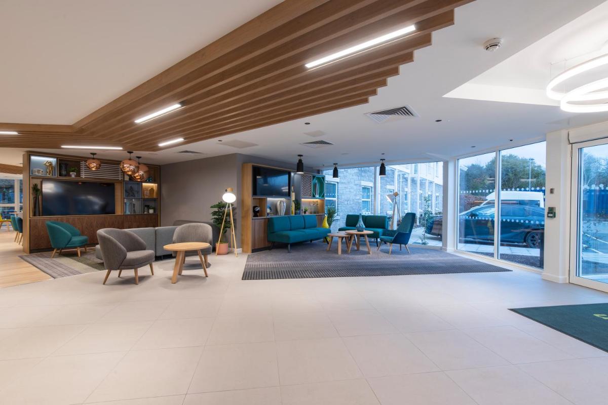 Holiday Inn Bristol Airport, an IHG Hotel - Housity