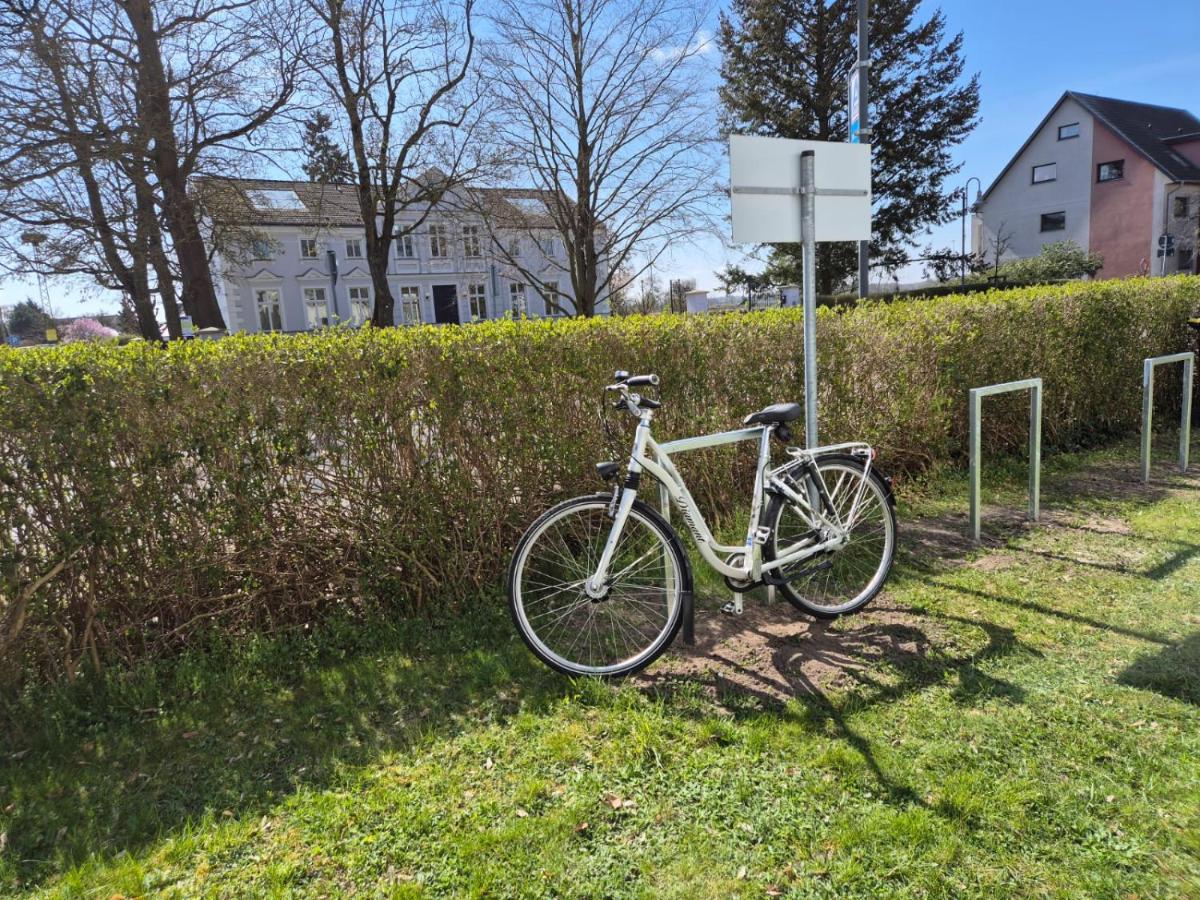 Haltestelle - Private Zimmervermietung Röbel Müritz - Housity