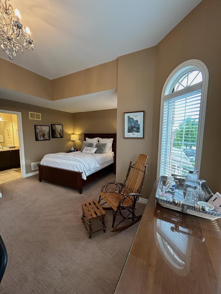 Willow Pond Satellite B&B - Housity