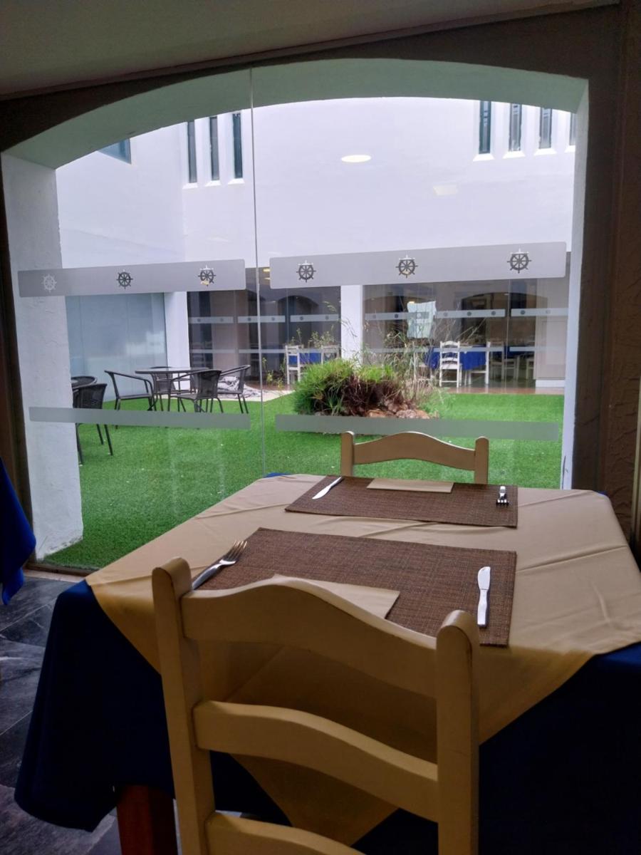 Imagem da galeria de Hotel Navegadores em Monte Gordo