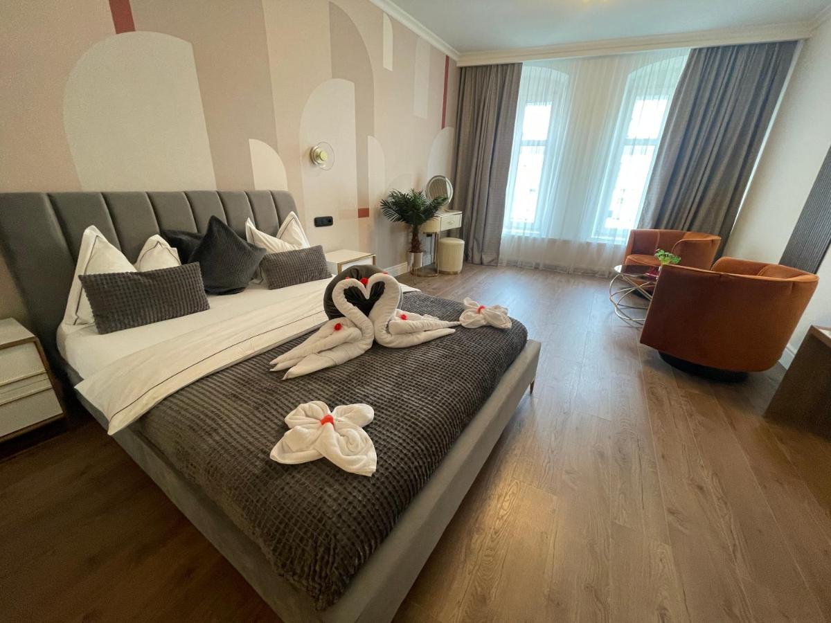 Luxuroom - Housity