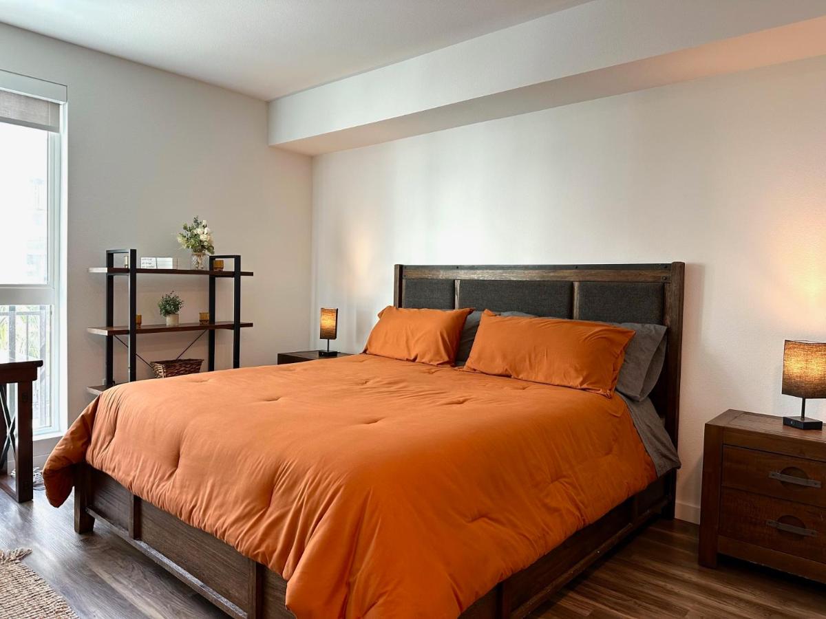 Hollywood CHIC Studio with FREE parking - Hizvo