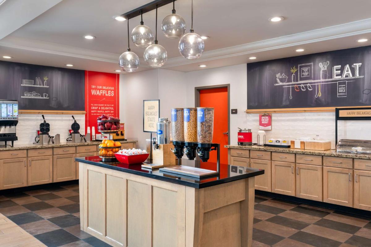 Hampton Inn & Suites by Hilton Dodge City Boot Hill Casino - Housity
