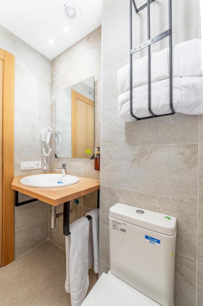 Hostal-SPA Mare Nostrum - Housity