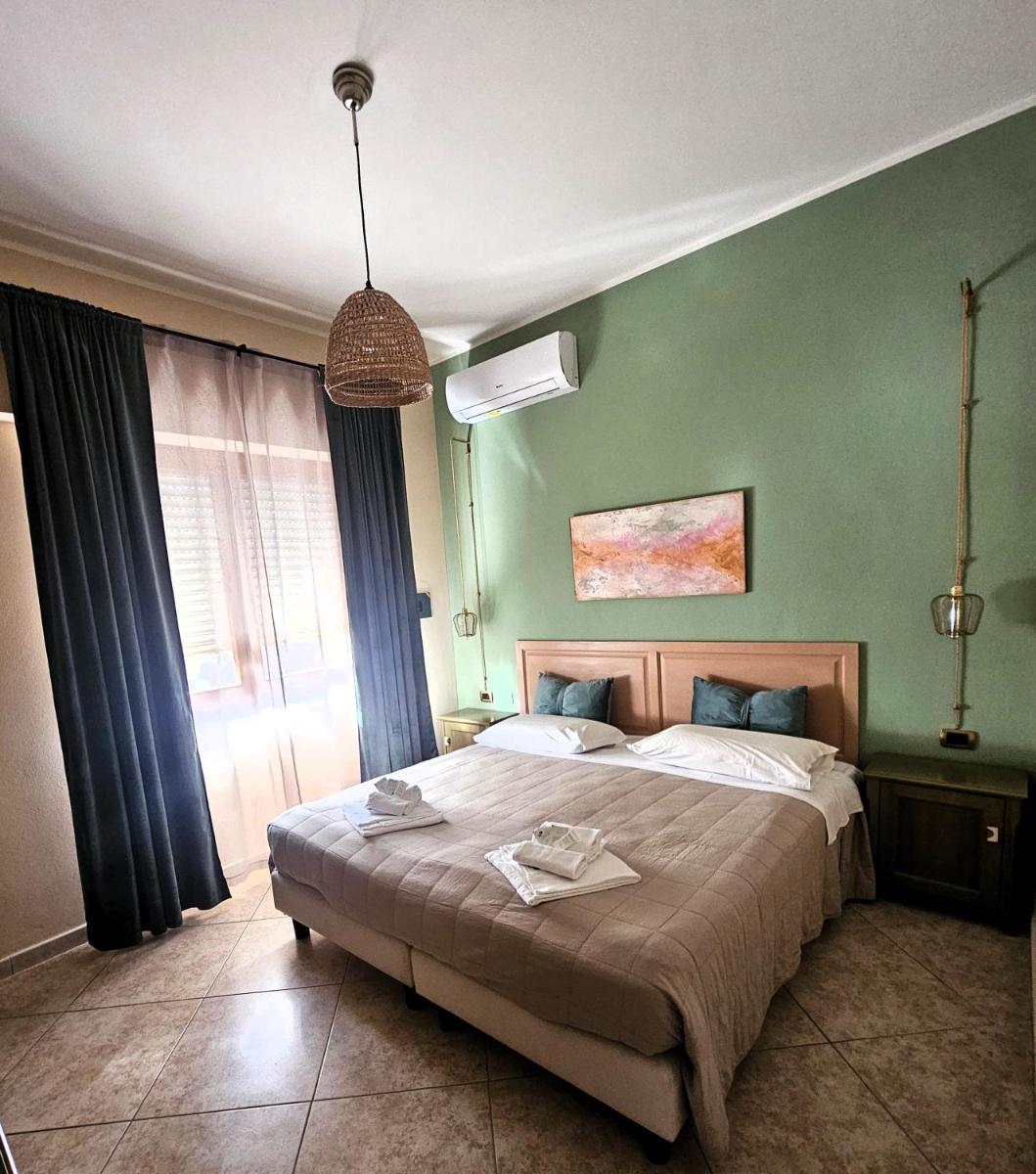 Hotel Monte Sirai - Housity