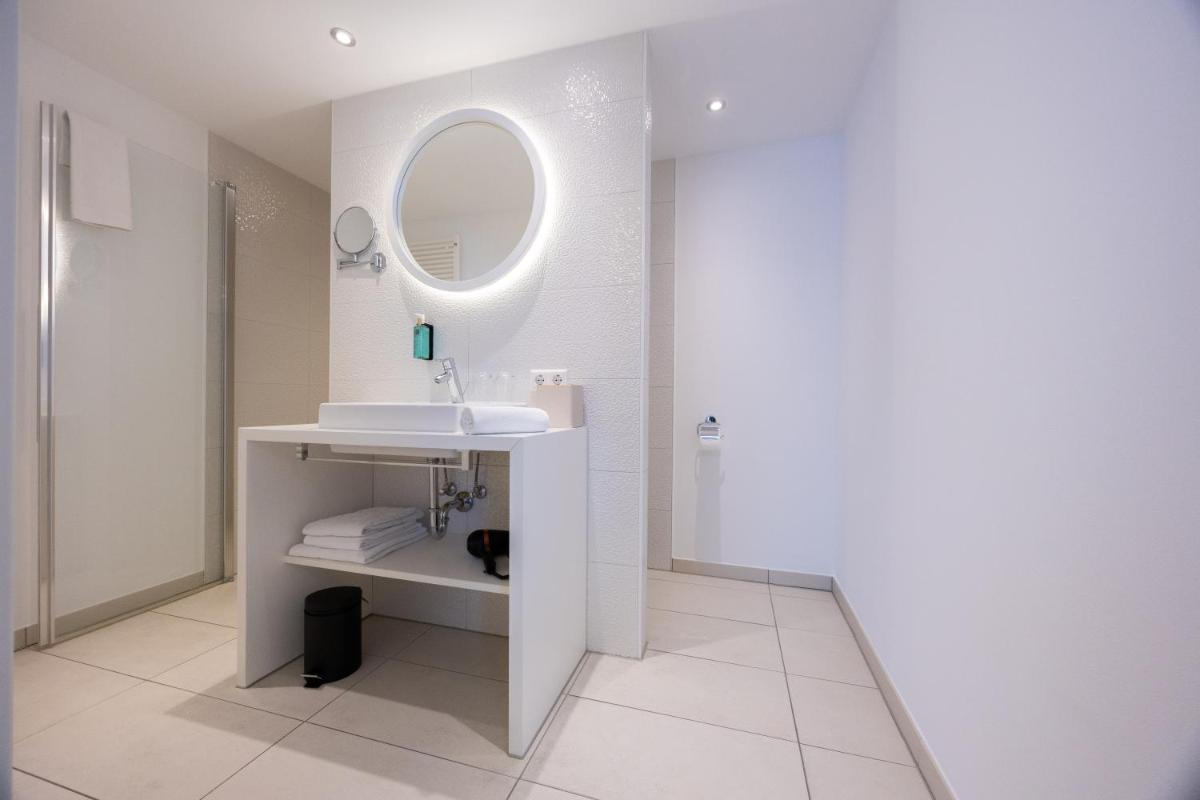 Digital Hotel Kronjuwel by BRIGHT Waldkirch - Self Check-in - Housity