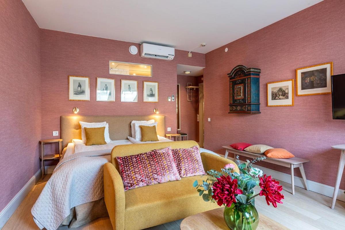 Lady Hamilton Hotel - Housity