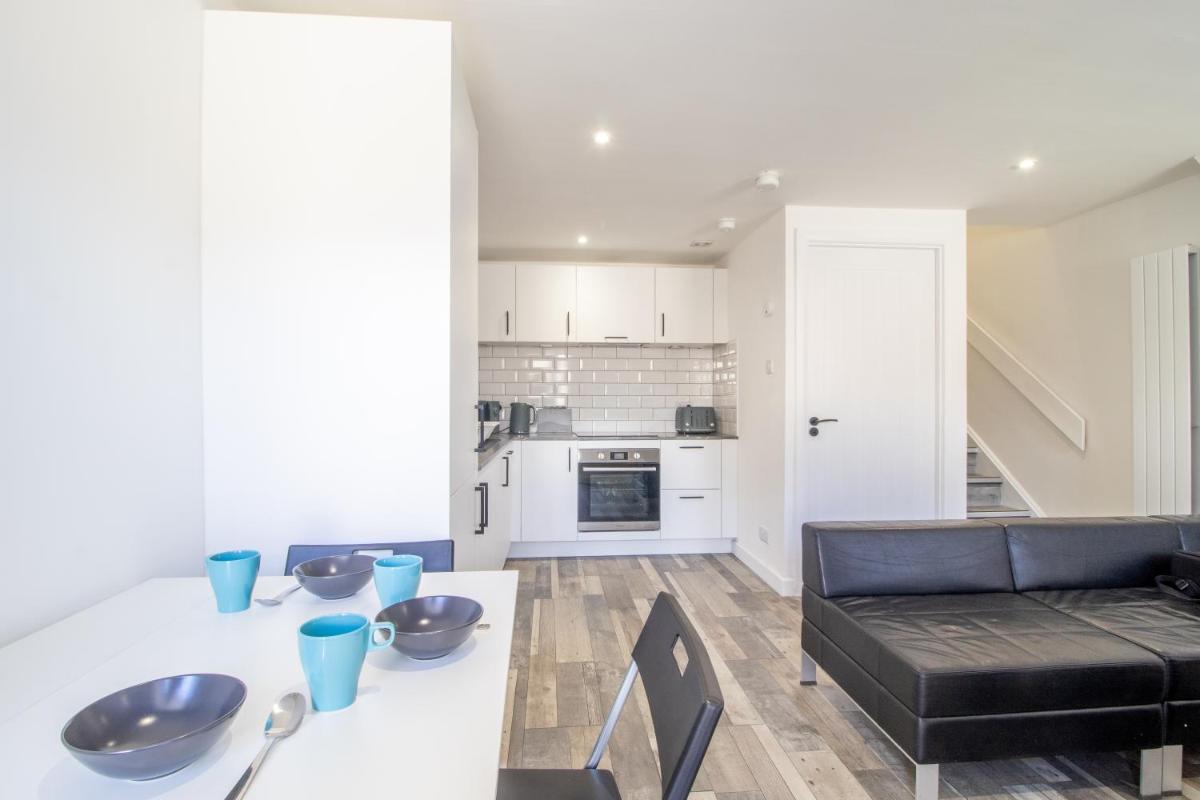 Abbey House - Housity