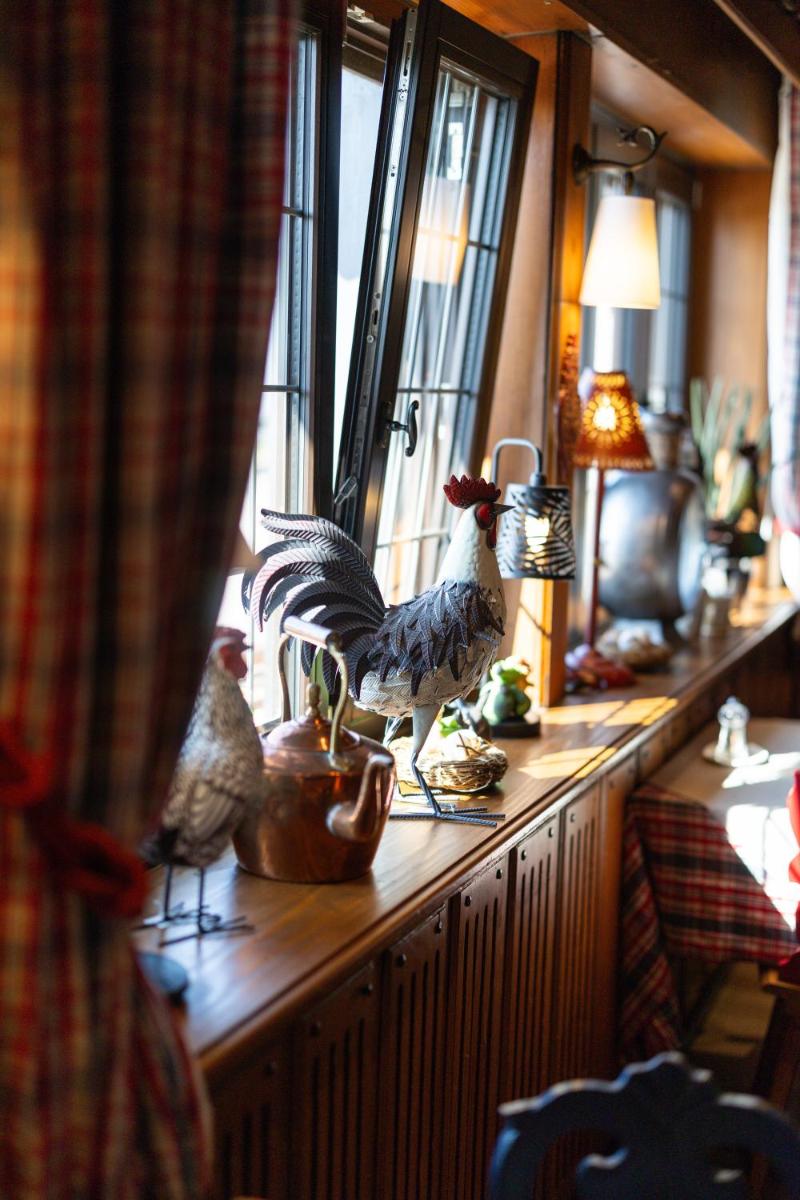 Coin salon dans l'établissement Hôtel Arnold