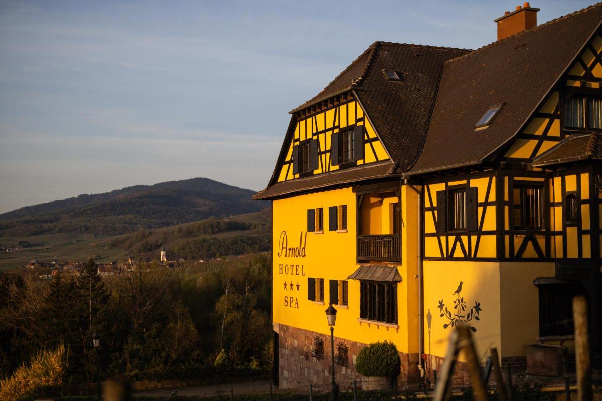 Vue générale sur la montagne ou vue sur la montagne depuis l'hôtel