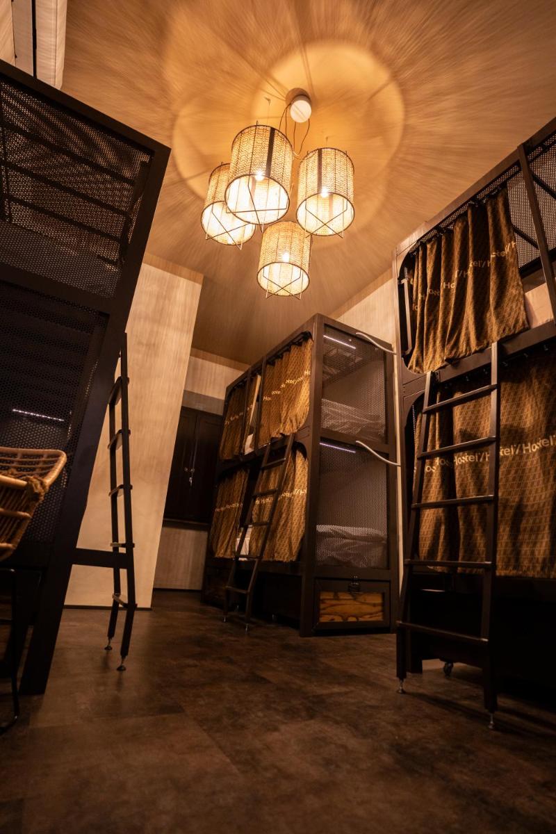 Hotel & Hostel 7 - Housity