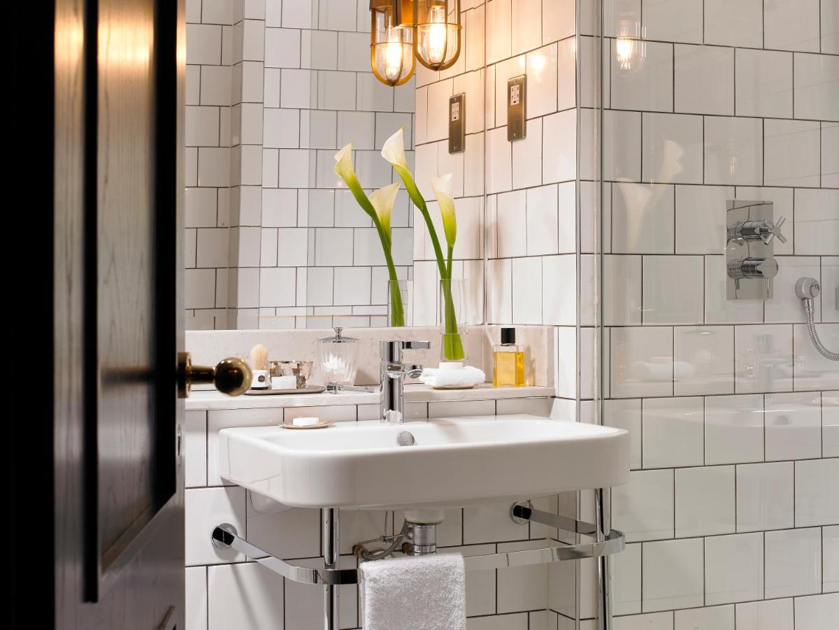 Temple Bar Hotel - Housity