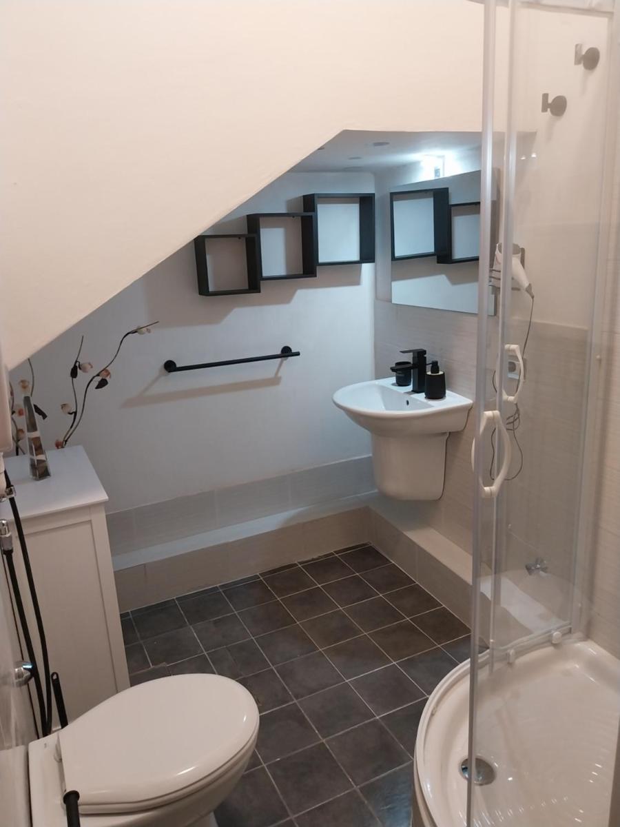 Le Rocce Holiday Rooms - Hizvo
