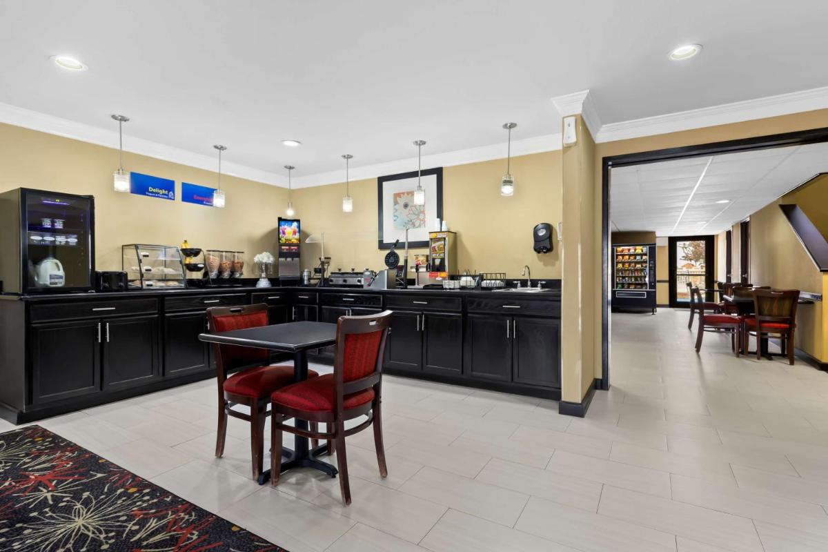 Best Western Kenosha Inn - Housity