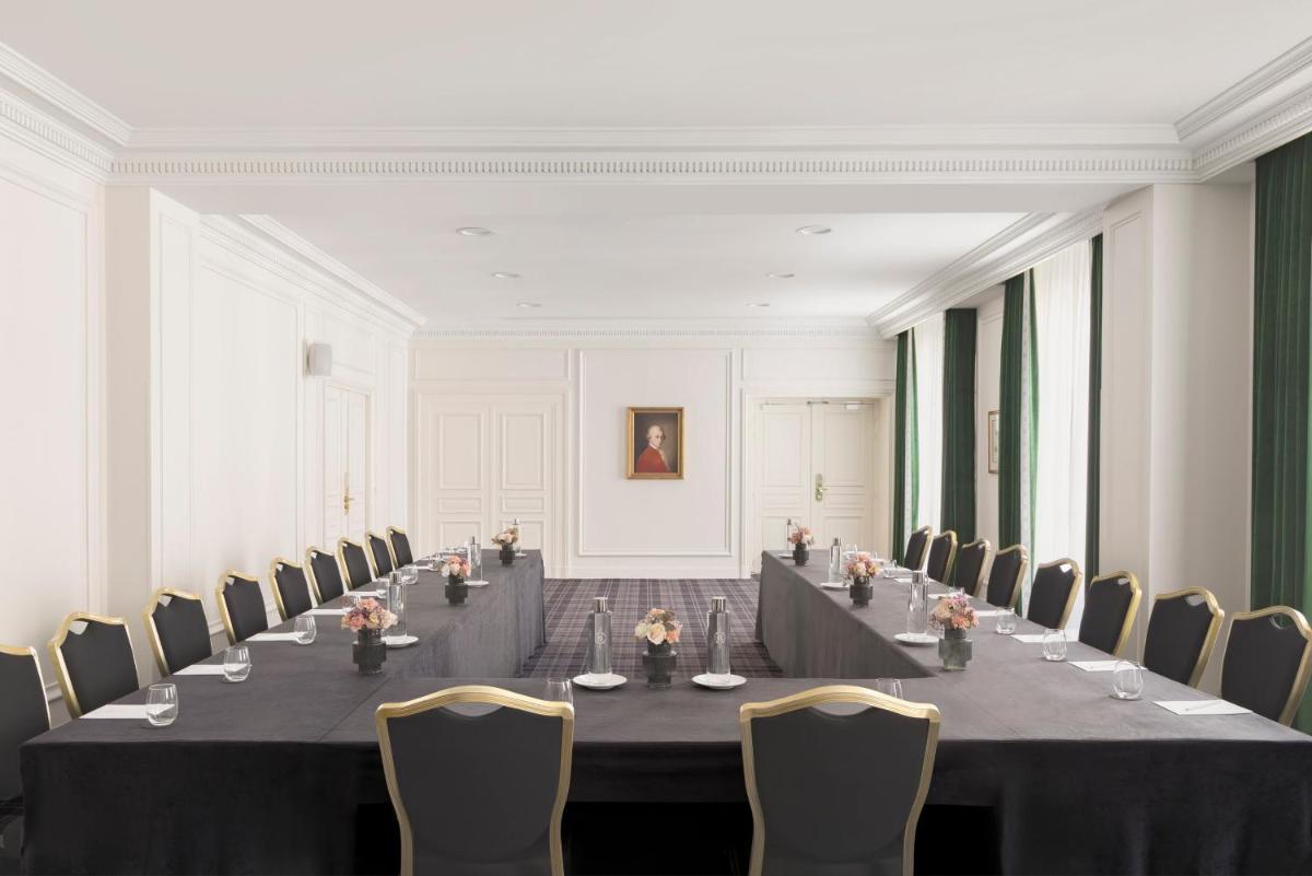 Espace de conférence ou salle de réunion dans l'établissement InterContinental Paris Le Grand by IHG