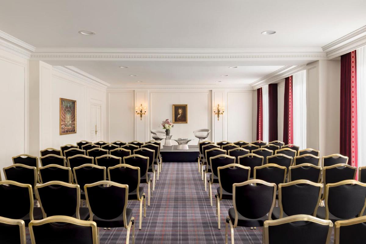 Espace de conférence ou salle de réunion dans l'établissement InterContinental Paris Le Grand by IHG