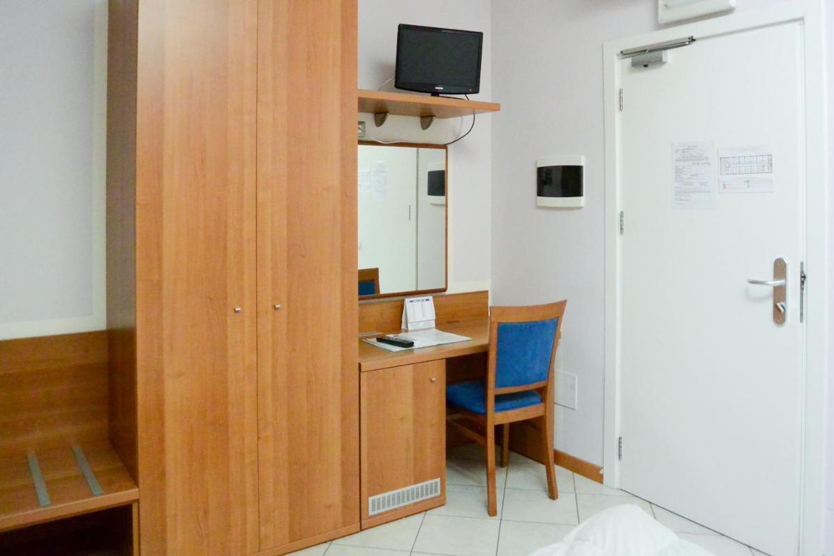 Albergo Meublè Abatjour - Housity