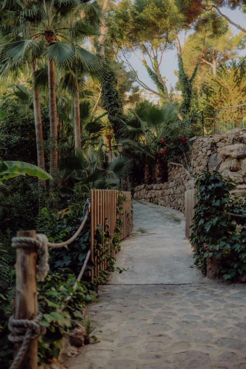 Jardín al aire libre en Hotel Bon Sol Resort & Spa