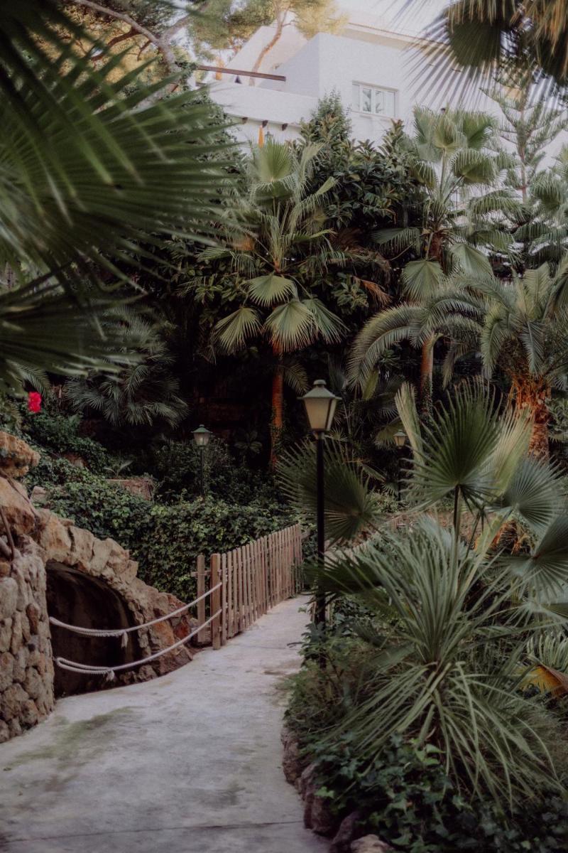 Jardín al aire libre en Hotel Bon Sol Resort & Spa