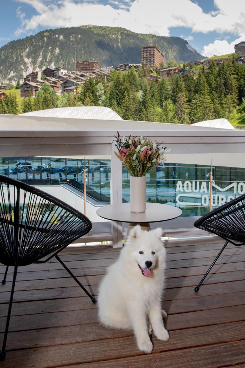 Animal ou animaux domestique(s) séjournant avec des clients dans l'établissement Ecrin Blanc Resort Courchevel - Aquapark