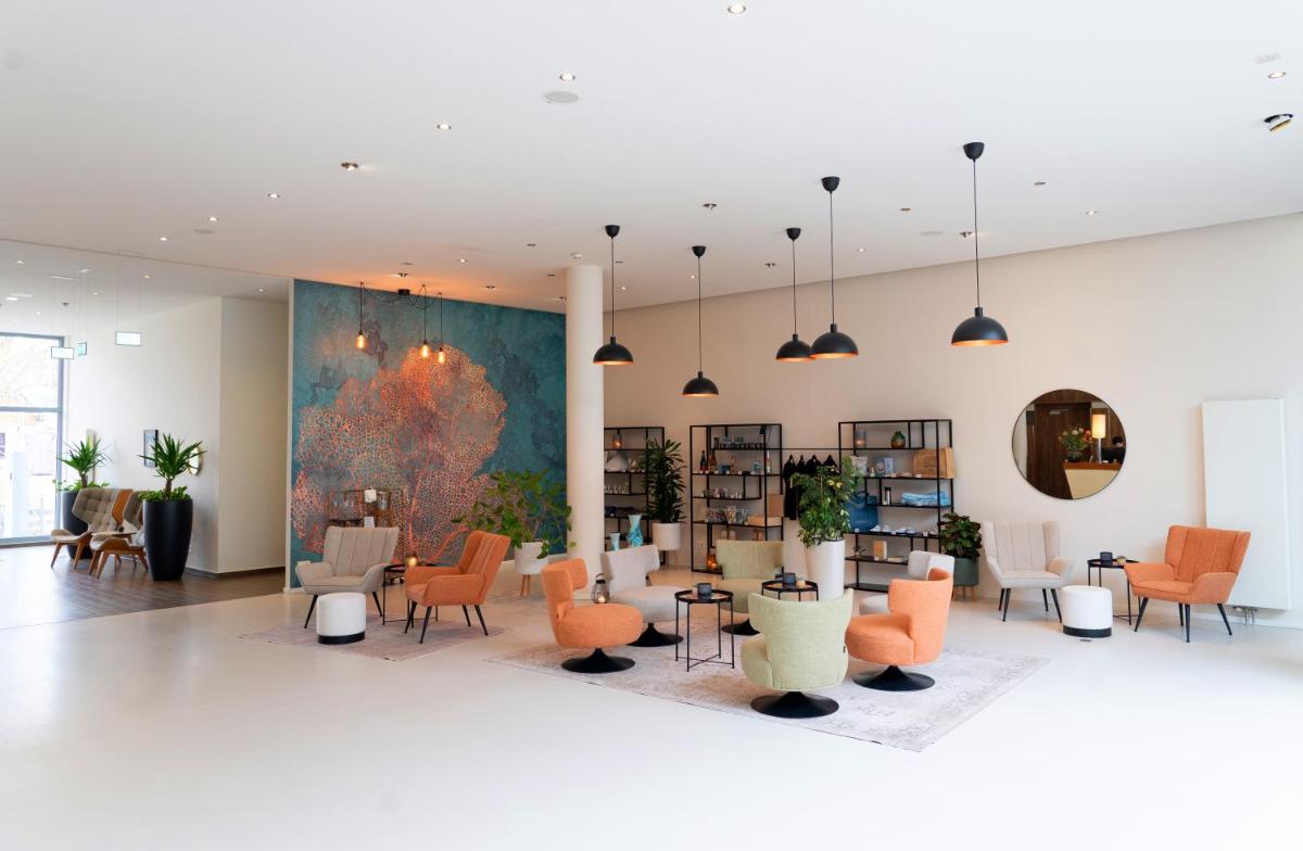 Ein Sitzbereich in der Unterkunft THE GRAND Ahrenshoop