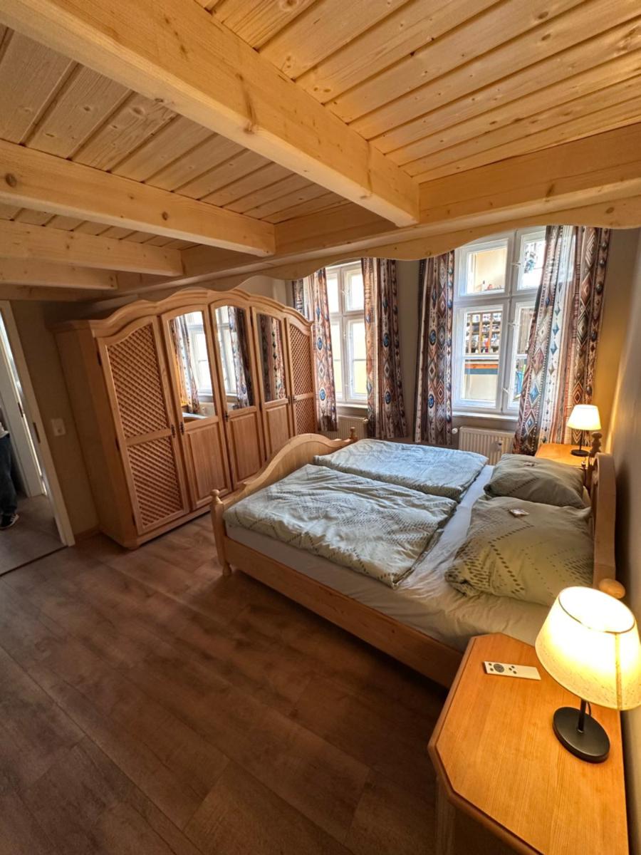 Altstadt Apartment Zittau - stilvolle familienfreundliche Ferienwohnung 78qm am Zittauer Museum und Zittauer Gebirge im Herzen der Oberlausitz mit eigenem Parkplatz ideal zum Wandern im Dreiländereck - Housity