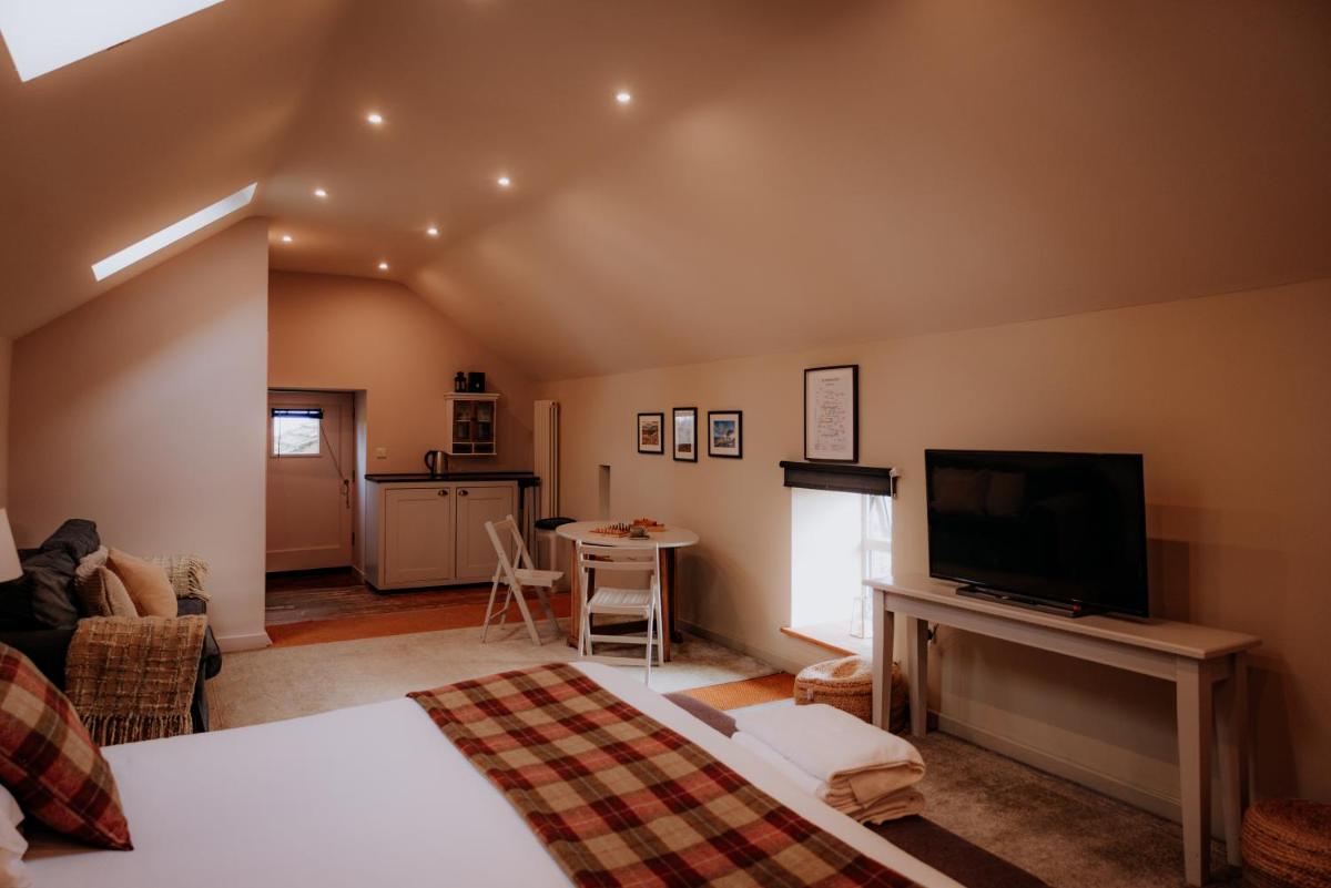 Swinton Bivouac - Housity